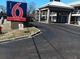 Studio 6 Suites Louisville KY Airport/Expo Center