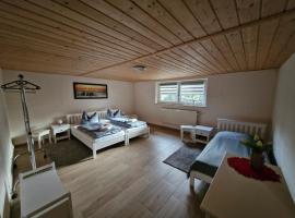 Ferienwohnung Weigl，位于德伯尔恩的酒店