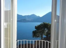 Charmantes Pfarrhaus mit Seeblick und Garten