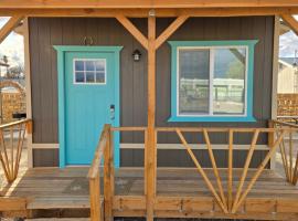 Tiny Cabin #20 American Trails，位于Quartzsite的木屋