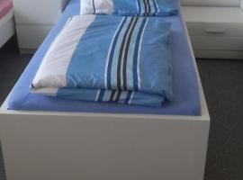 Berzi WG Zimmer，位于格尔利茨的酒店