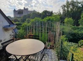 Appartement accueillant à Luynes, 60 m² avec jardin，位于吕讷的酒店