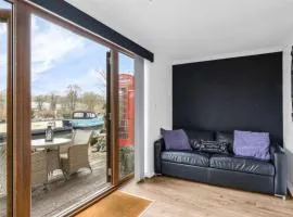 Hertford - Sleeps 2 - 92 Walking Score - Garden