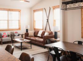 Large & Updated Driggs Condo Close to Town! 40 miles to Grand Teton!，位于德里格斯的酒店