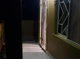 The Little HideAway，位于Florence Hall的酒店
