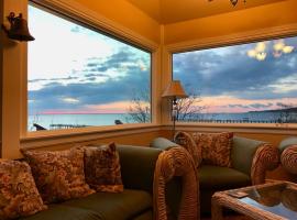 Magical Bayfrnt Home, Pier, Beach, Fossils, Trails，位于Port Republic的酒店