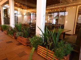 The Eves Luxury Hotel & Suites，位于Yala的酒店