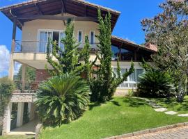Refúgio Terê-Fi 4 suítes, lareira, piscina e sauna com diarista inclusa，位于特雷索波利斯的酒店