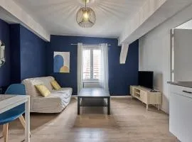 Château Saphir T2 hypercentre historique au pied du château