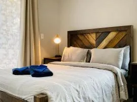 16 A COZY GETAWAY 4BED 3BATH HOME W FIRE PIT