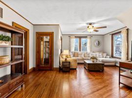 25 Massive 5 BR in Downtown Southington，位于绍辛顿的酒店