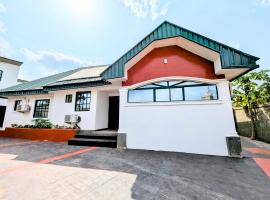White Castle Hotels And Bar - Abak Rd, Uyo，位于乌约的酒店