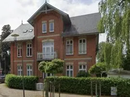 Riverside Retreat with Comfort