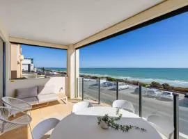 Henley Beachfront Luxury Home With Sauna Just 200m From Henley Square!