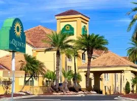 La Quinta by Wyndham Orlando Universal area - Free Shuttle to Universal