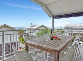 Oceanside Oasis at Caves Beach Villas