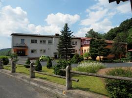 Hotel-Gasthof-Sonneneck，位于Schalkau的酒店