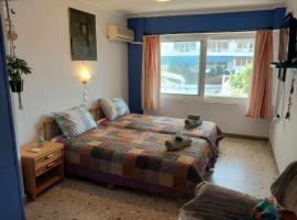 Studio By The Beach 2，位于萨罗尼扎的酒店