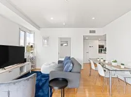 Cosy 2BR Apartment w Terrace in Adelaide CBD