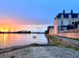 Hôtel Les 3 Lieux - Restaurant Gastronomique, Bistrot, Espace sensoriel，位于莱蓬德塞的酒店