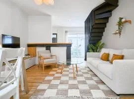 Maison trois chambres avec cour, parking gratuit