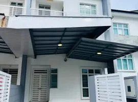 Shamrock Bay Haven 5BR Homestay for 22pax at B Ferringghi
