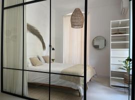 Luxury Designer Suite in the historical center，位于斯培西亚的豪华酒店