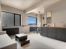 Apartment by the sea in the heart of Hafnarfjörður，位于哈纳弗约德尔的酒店