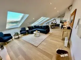 Gorgeous 2 bedrooms brand new sea view