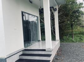 Bhoomika，位于Padinjarathara的露营地