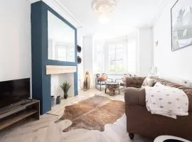 Western House - Central Warrington - Sleeps 5