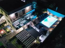 Luxury Villa Experience in Center of Zadar with heated pool and Jacuzzi