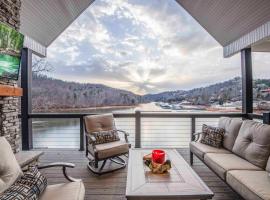 Luxury Lakeside Living at Knot Working on Norris Lake，位于La Follette的酒店