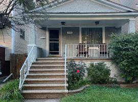 The Ashlin House，位于Whiting的酒店