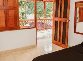 Hostal Casa Celeste，位于帕洛米诺的旅馆