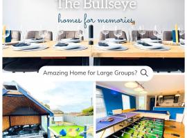 Big groups XL HotTub Cinema Arcade Games，位于斯通豪斯的酒店