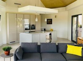 Apt 2 The Grove Residences，位于英吉利港的酒店