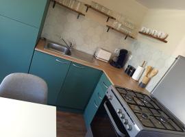 Magnifique Mobil Home avec terrasse couverte，位于Fourmies的酒店