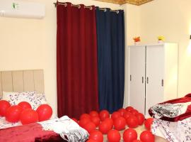 Hotel Rooms for rent men only，位于开罗的酒店
