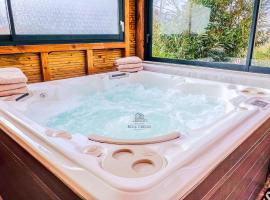 Résidence belle créole I Le Balisier I Maison duplex avec jacuzzi à 15min de Disneyland Paris，位于Quincy-Voisins的酒店