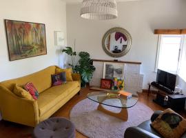 Riverside City Villa with Hot tub，位于纳尔逊的酒店