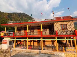 Hotel Yamuna Raj By StayApart，位于Yamnotri的酒店