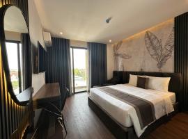 LION 16 Hotel，位于芹苴的酒店