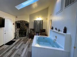 Pine Knot Guest Ranch，位于大熊湖的酒店