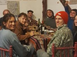 Tony's House Eco Hostel，位于瓦拉斯的青旅