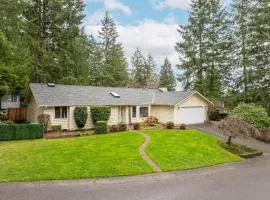 Large Family-Friendly Home on NW Side - Dogs OK