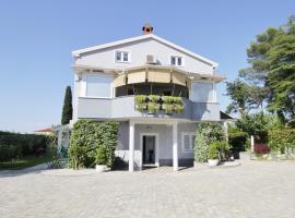 Apartments Titonel，位于萨武德里亚的酒店