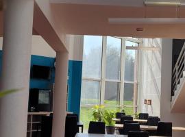 Hotel airport，位于Merville的酒店