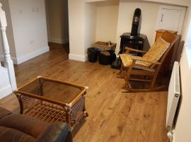 Mount Leinster Cottage，位于Bagenalstown的酒店