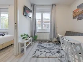 2 bedroom Giacinti Comfort Apartment Free WiFi